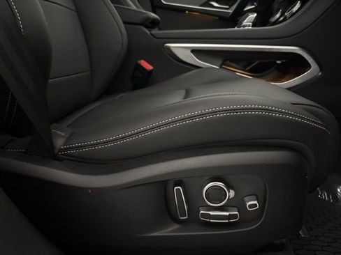 Used 2025 Jaguar F-PACE R-Dynamic S image 31