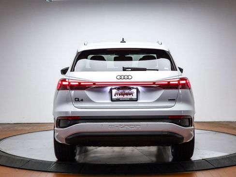 New 2026 Audi Q4 e-tron Premium image 9