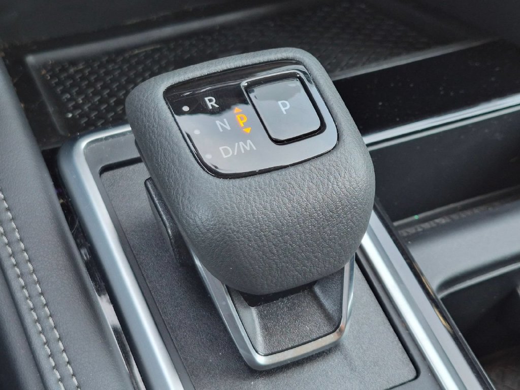 Used 2025 Nissan Pathfinder Platinum w/ Cargo Package FWD image 25