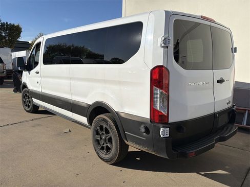 Used 2016 Ford Transit 350 XLT image 3
