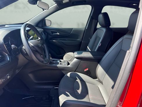 Used 2022 Chevrolet Equinox RS w/ LPO, Hit The Road Package FWD image 10