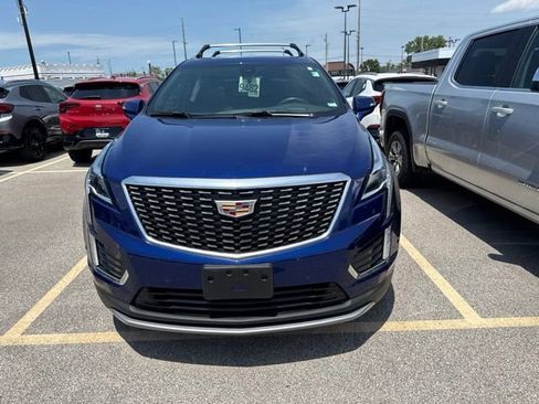 Used 2023 Cadillac XT5 Premium Luxury w/ Technology Package AWD/4WD image 3