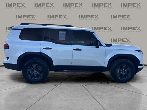 Used 2024 Lexus GX 550 AWD/4WD image 6