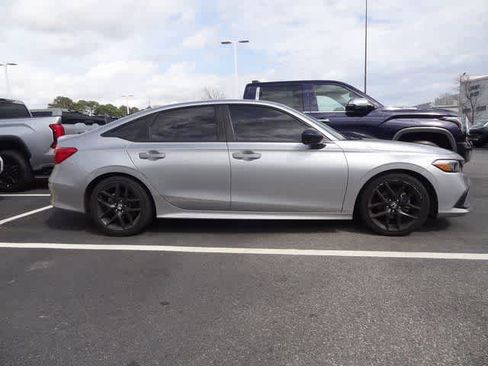 Used 2023 Honda Civic Sport image 5