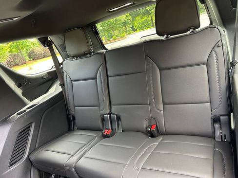 Used 2024 GMC Yukon Denali RWD image 47