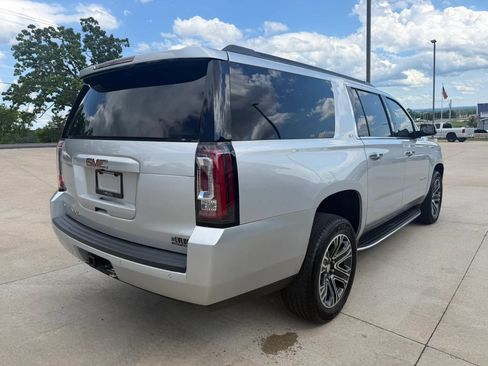 Used 2019 GMC Yukon XL SLT AWD/4WD image 9