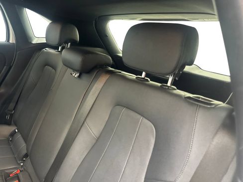 Used 2025 Mercedes-Benz GLA 250 image 32