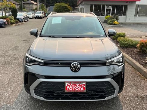 Used 2025 Volkswagen Taos SE AWD/4WD image 5