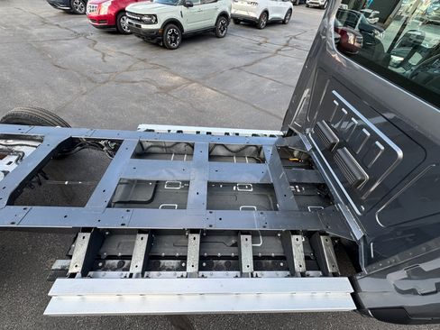 Used 2024 Ford E-Transit image 7