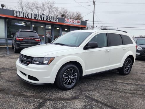 Used 2018 Dodge Journey SE w/ Blacktop Package image 7