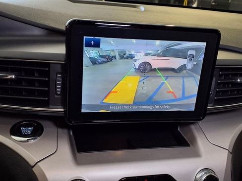 Used 2023 Ford Explorer XLT w/ Equipment Group 202A image 7