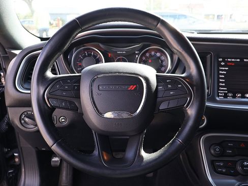 Used 2019 Dodge Challenger SXT image 30