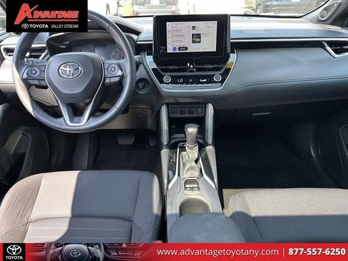 Used 2024 Toyota Corolla Cross AWD Hybrid w/ Moonroof Package image 16