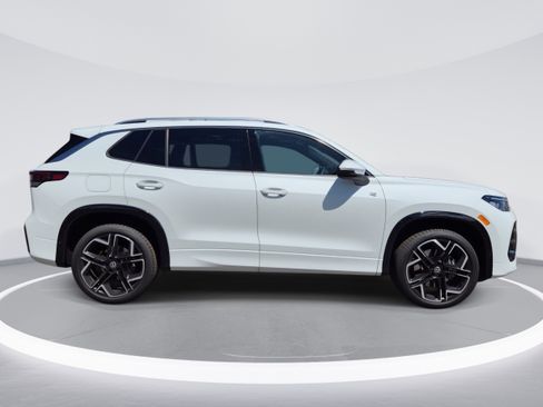 Used 2025 Volkswagen Tiguan SEL R-Line AWD/4WD image 4