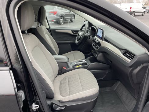 Used 2022 Ford Escape SE w/ Cold Weather Package image 31