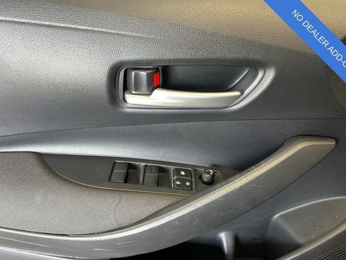 Used 2021 Toyota Corolla LE FWD image 11