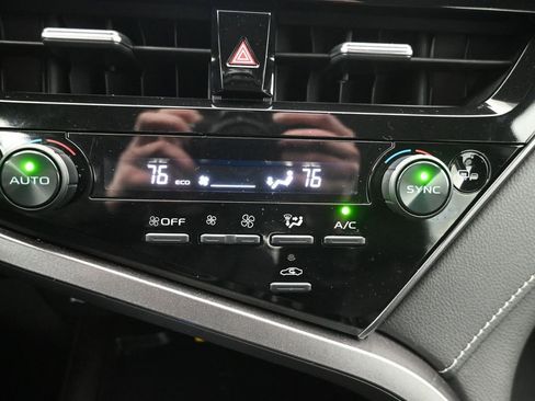 Used 2023 Toyota Camry SE w/ Cold Weather Package image 16