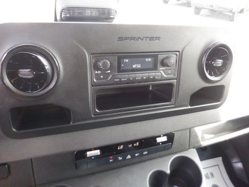 Used 2025 Mercedes-Benz Sprinter 2500 image 13