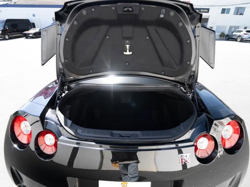 Used 2013 Nissan GT-R Black Edition AWD/4WD image 98