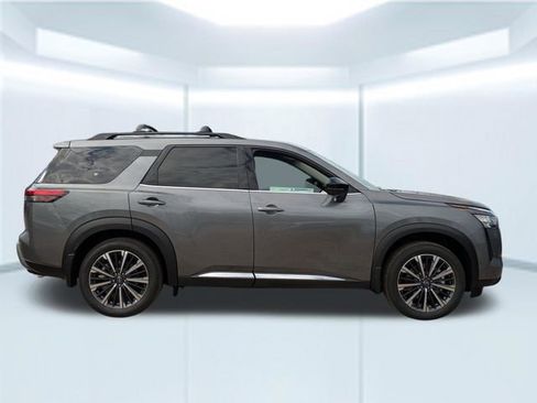 New 2026 Nissan Pathfinder Platinum image 7