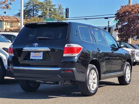 Used 2013 Toyota Highlander FWD image 6