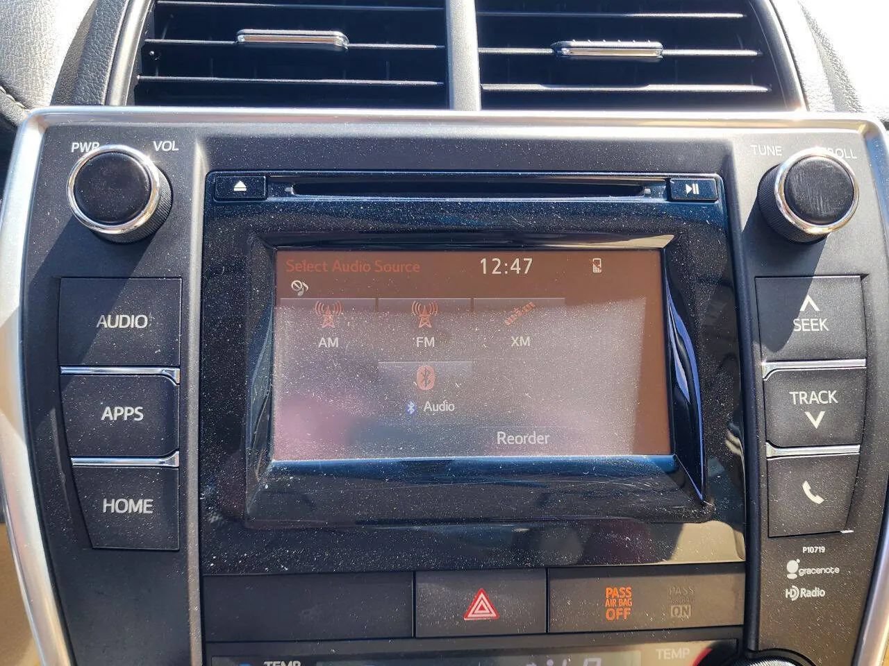 Used 2015 Toyota Camry XLE FWD image 18