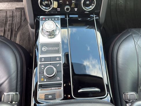 Used 2021 Land Rover Range Rover SV Autobiography Dynamic image 18