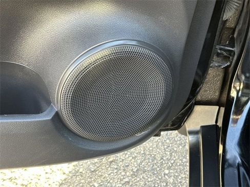 Used 2021 Nissan Kicks SV image 22