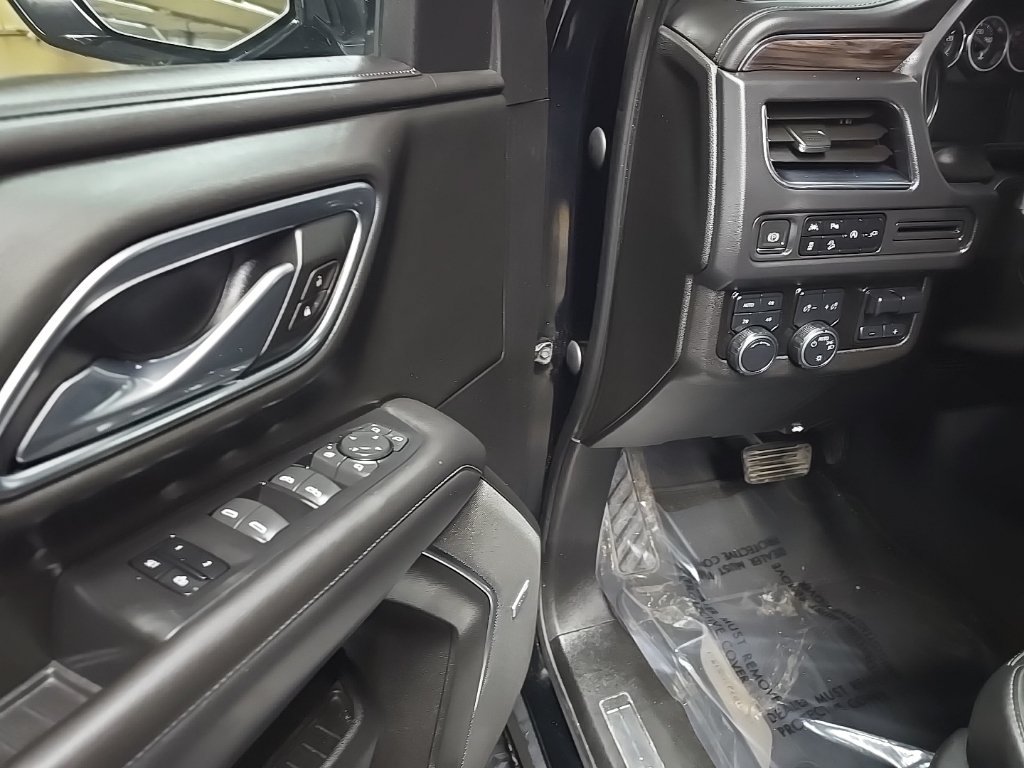 Used 2021 Chevrolet Tahoe Z71 w/ Z71 Signature Package AWD/4WD image 28