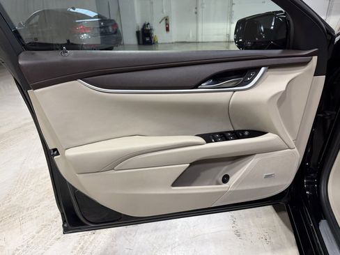 Used 2013 Cadillac XTS image 25