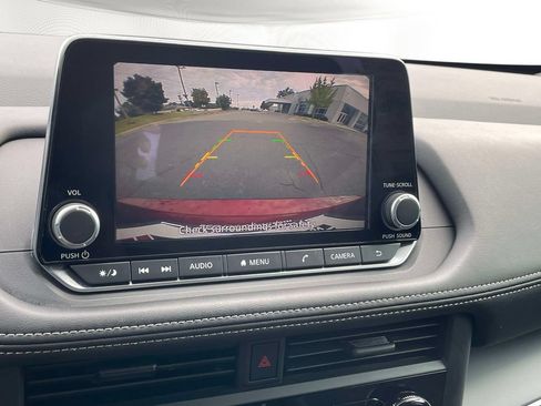 Used 2026 Nissan Rogue S FWD image 26