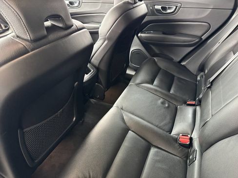 Certified 2025 Volvo XC60 B5 Plus AWD/4WD image 11