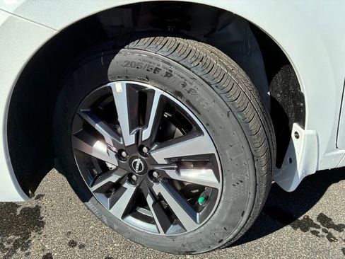 New 2025 Nissan Versa SV w/ Trunk Package image 10