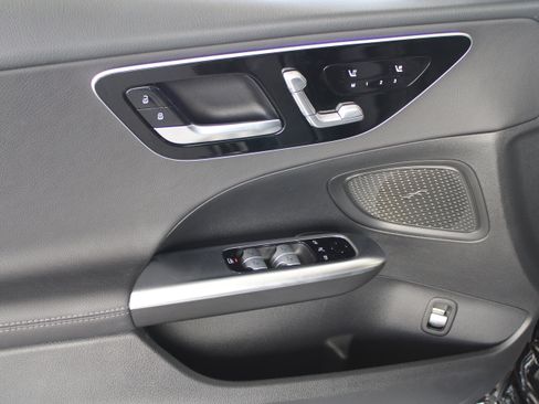 Used 2025 Mercedes-Benz C 300 Sedan image 16