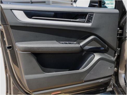 New 2025 Porsche Cayenne image 23
