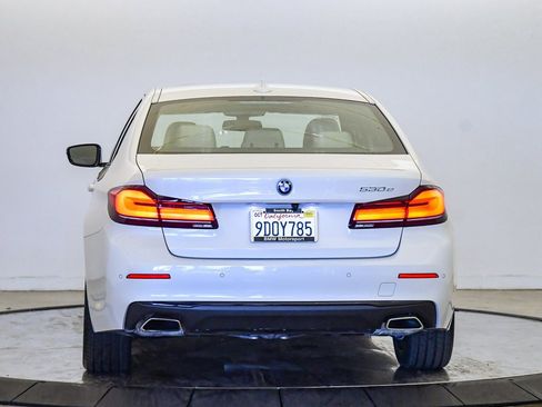 Certified 2023 BMW 530e w/ Convenience Package image 3