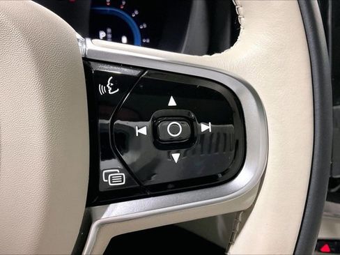 Used 2023 Volvo XC60 B5 Plus w/ Climate Package image 19