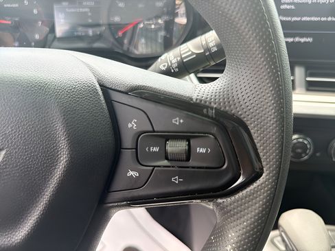 Used 2026 Chevrolet Trax LS w/ LS Convenience Package FWD image 35