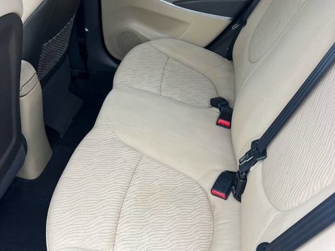 Used 2012 Hyundai Accent GLS w/ Premium Pkg 3 FWD image 9
