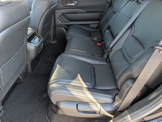 Used 2025 Nissan Armada SV RWD image 25