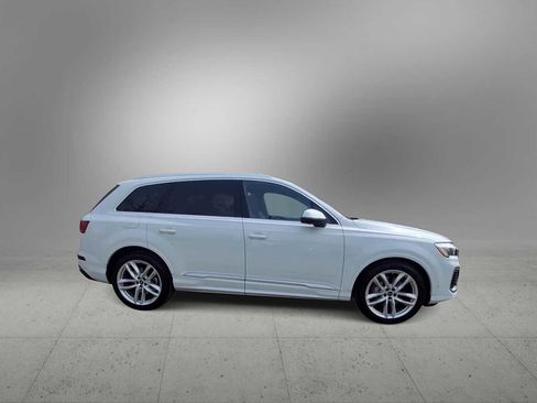 Certified 2025 Audi Q7 3.0T Premium Plus AWD/4WD image 9