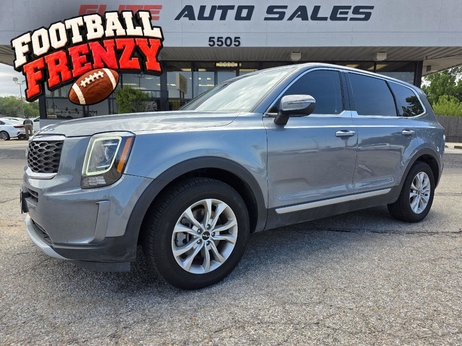 Used 2022 Kia Telluride LX FWD image 1