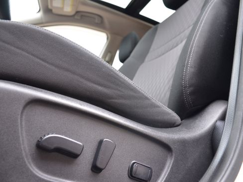 Used 2019 Nissan Rogue SV w/ Sun & Sound Touring Package image 15