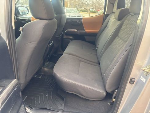 Used 2018 Toyota Tacoma SR5 image 21