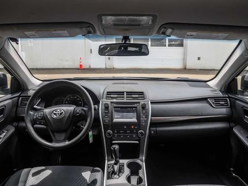 Used 2015 Toyota Camry LE FWD image 25