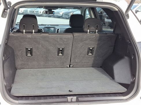 Used 2018 Chevrolet Equinox LT image 27