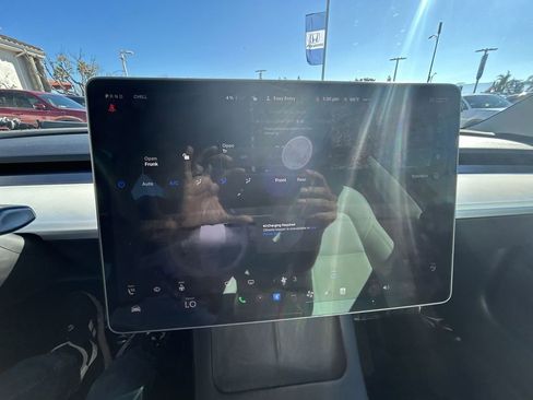 Used 2022 Tesla Model 3 Long Range image 18