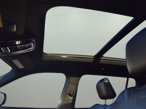 Used 2024 Jeep Grand Cherokee L Overland image 12