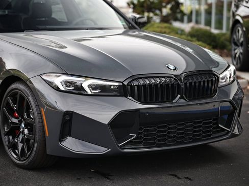 New 2026 BMW 330i Sedan w/ M Sport Package image 2
