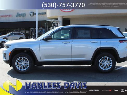 New 2026 Jeep Grand Cherokee Laredo X AWD/4WD image 2